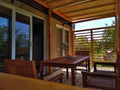mobile-home-queen-exterior-veranda