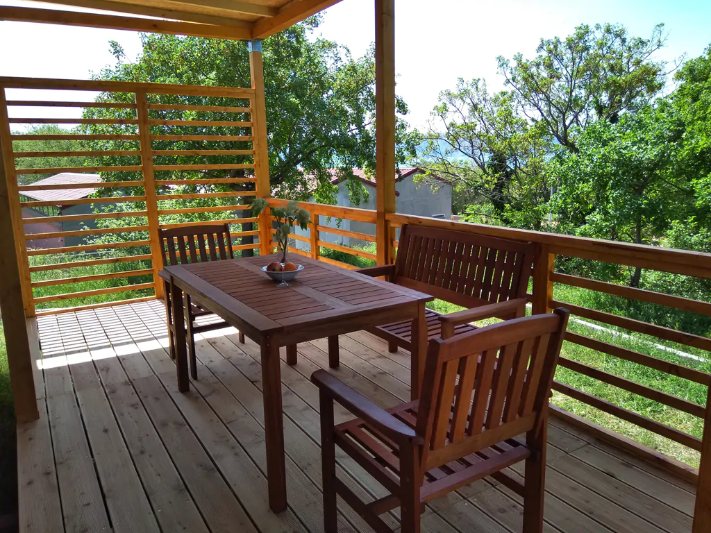mobile-home-queen-exterior-veranda-iii