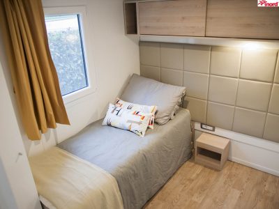 mobile-home-trend-interior-single-bed