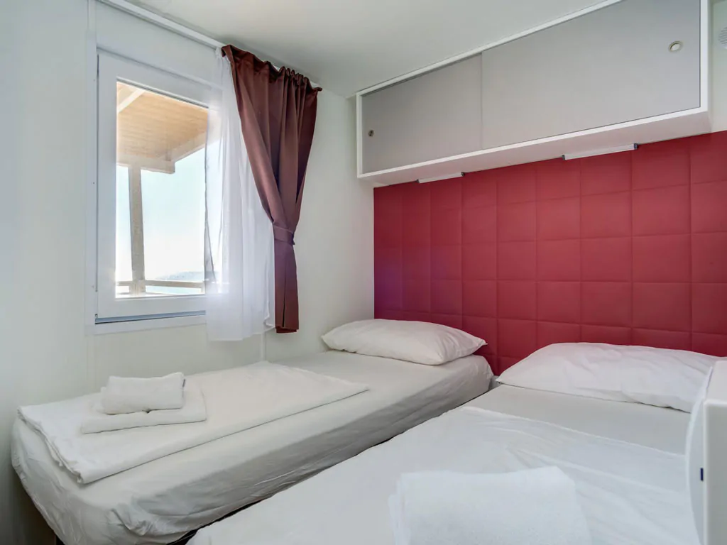 mobile-home-type-i-interior-single-beds
