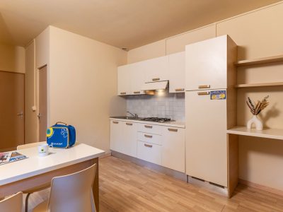 orbetello-family-collection-chalet-comfort-dog-interior-kitchen-view
