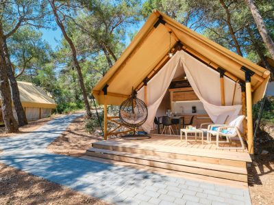 premium-tent-exterior-front-view