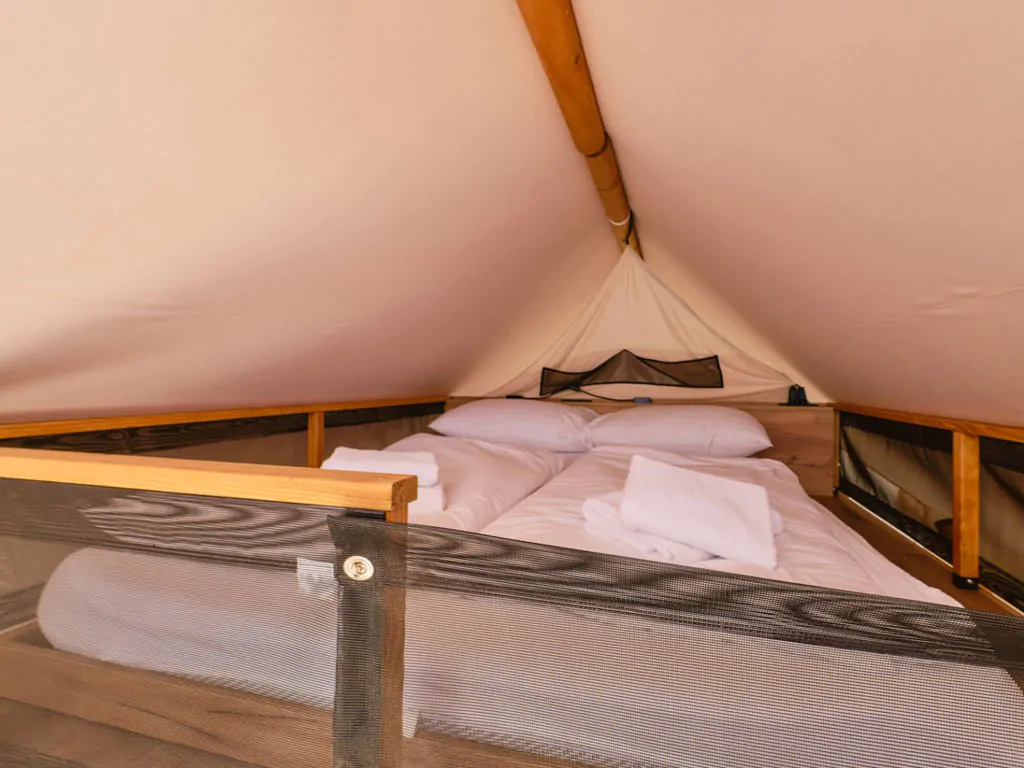 premium-tent-interior-single-beds