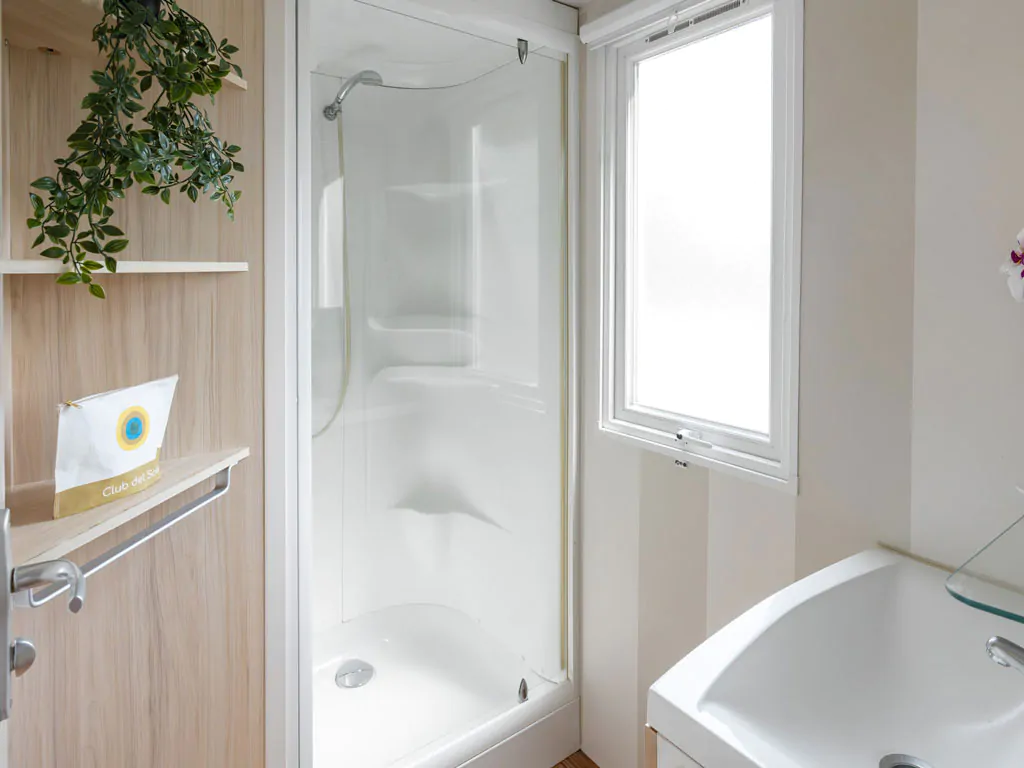 spina-family-collection-lodge-comfort-interior-bathroom-view