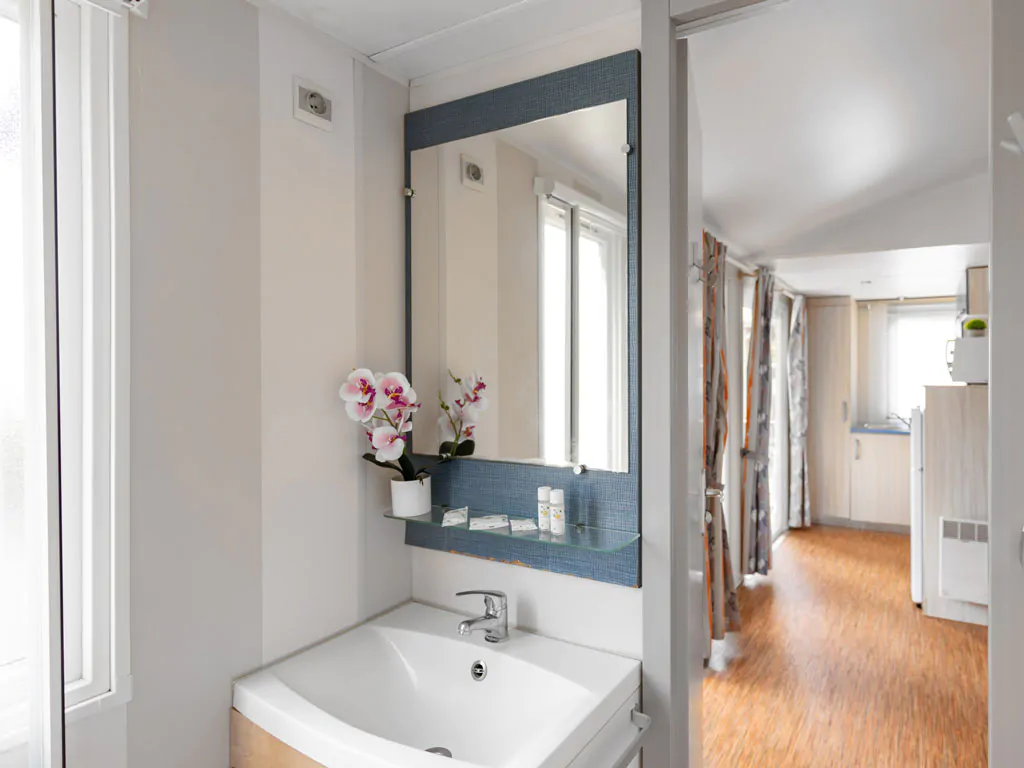spina-family-collection-lodge-comfort-interior-bathroom