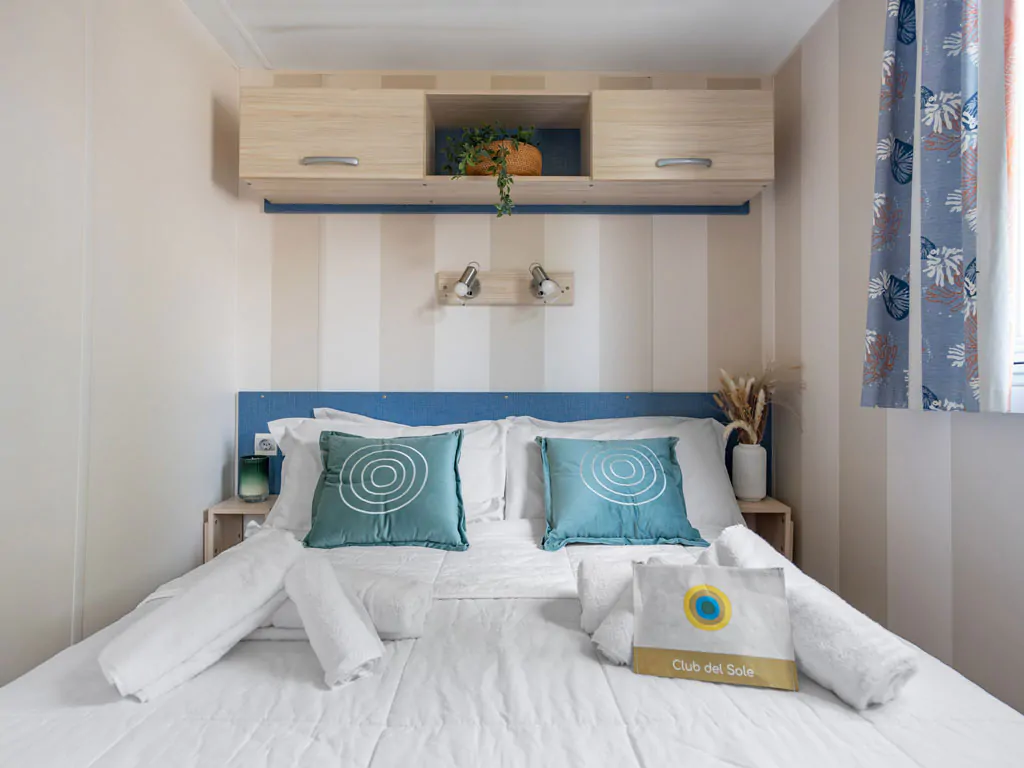 spina-family-collection-lodge-comfort-interior-bedroom-double-beds
