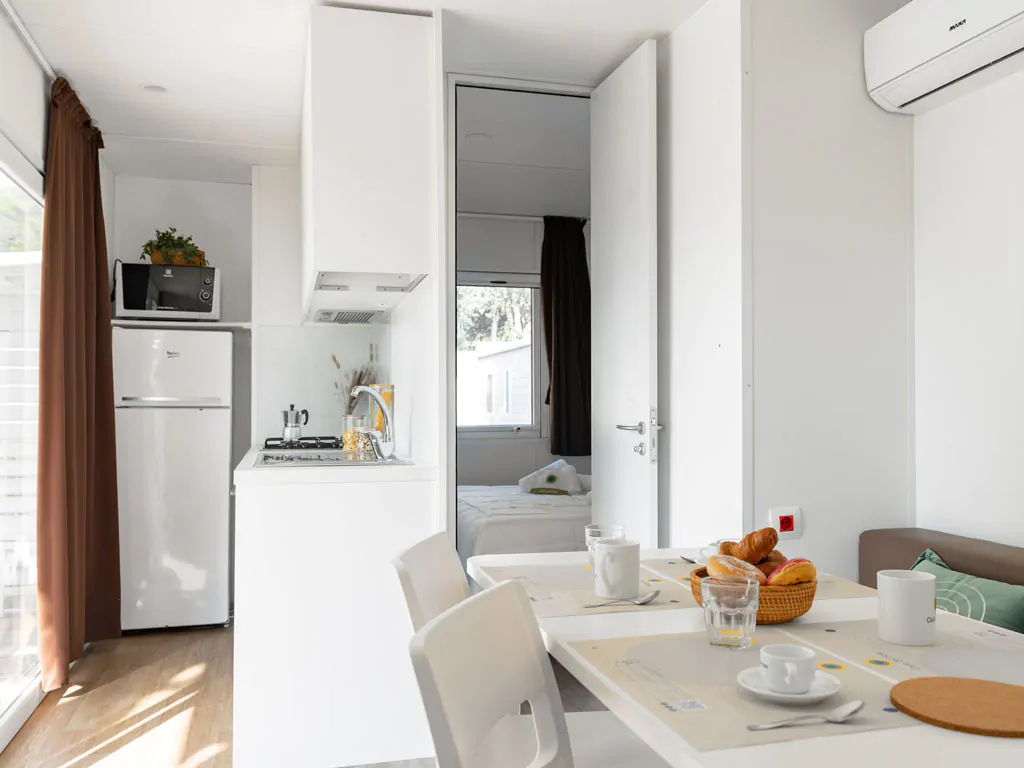 spina-family-collection-lodge-deluxe-family-interior-kitchen-view