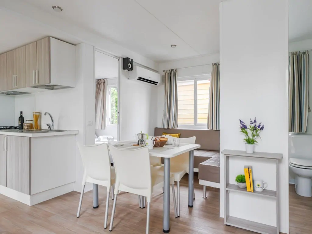 vigna-sul-mar-family-collection-lodge-superior-interior-kitchen