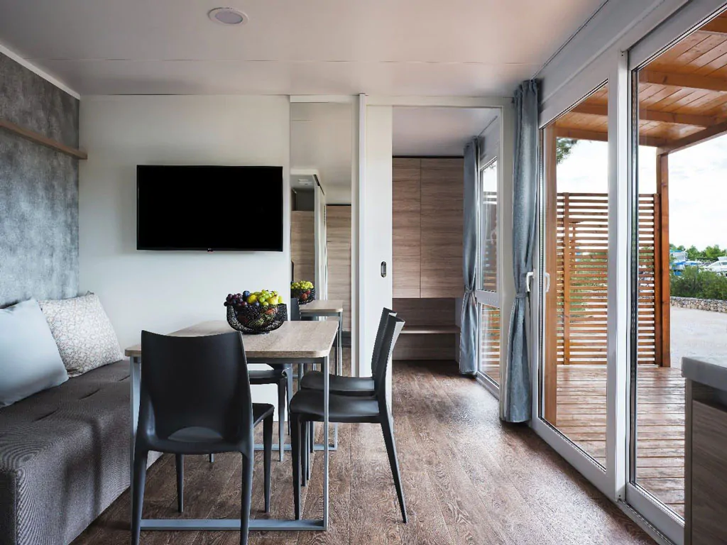 amadria-park-sibenik-family-luxury-mobile-home-interior-livingroom-ii
