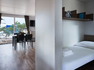 amadria-park-sibenik-luxury-mobile-home-marina-interior-bed