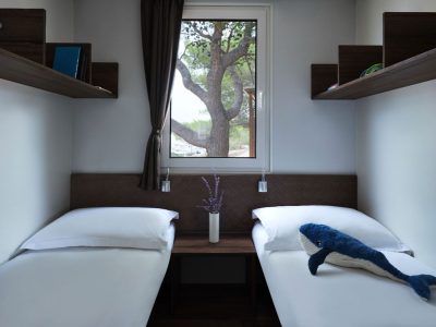 amadria-park-sibenik-luxury-mobile-home-marina-interior-bedroom-ii