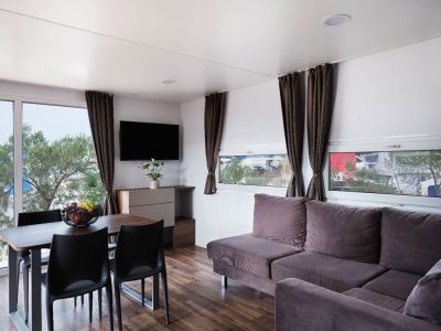amadria-park-sibenik-luxury-mobile-home-marina-interior-livingroom