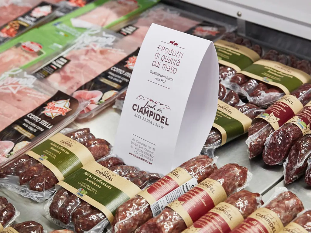 camping-sass-dlacia-market-meat-section-ii