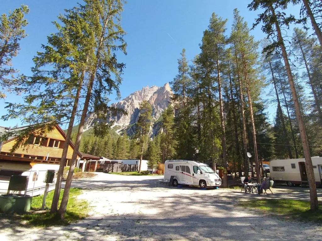 camping-sass-dlacia-mountian-view