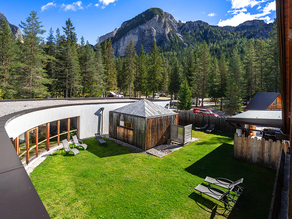 camping-sass-dlacia-wellness-dolomiti-mountain-view