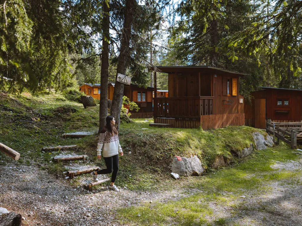 camping-sass-dlacia-wooden-hut