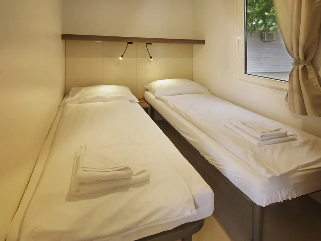 campsite-adria-ankaran-mobile-home-premium-interior-kids-bedroom
