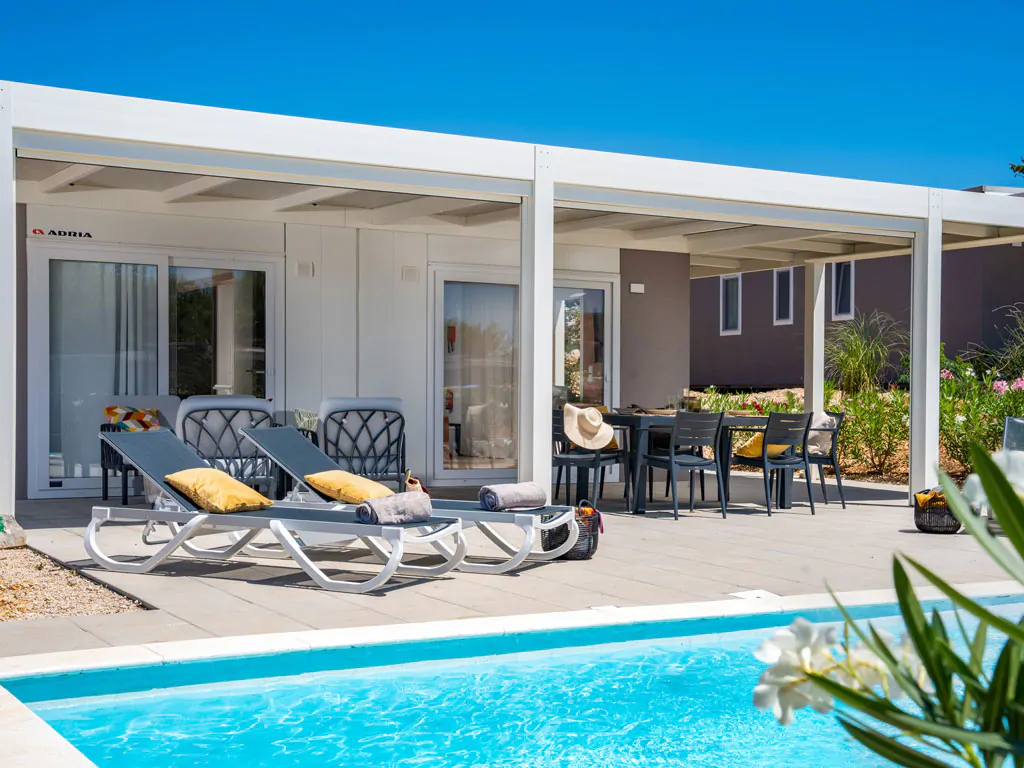 campsite-terra-park-phalaris-pinus-camping-villa-lux-pool-view