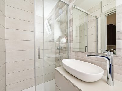 campsite-tiha-silo-mobile-home-deluxe-sea-view-bathroom
