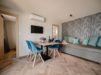 campsite-tiha-silo-mobile-home-luxury-sea-view-liivng-room