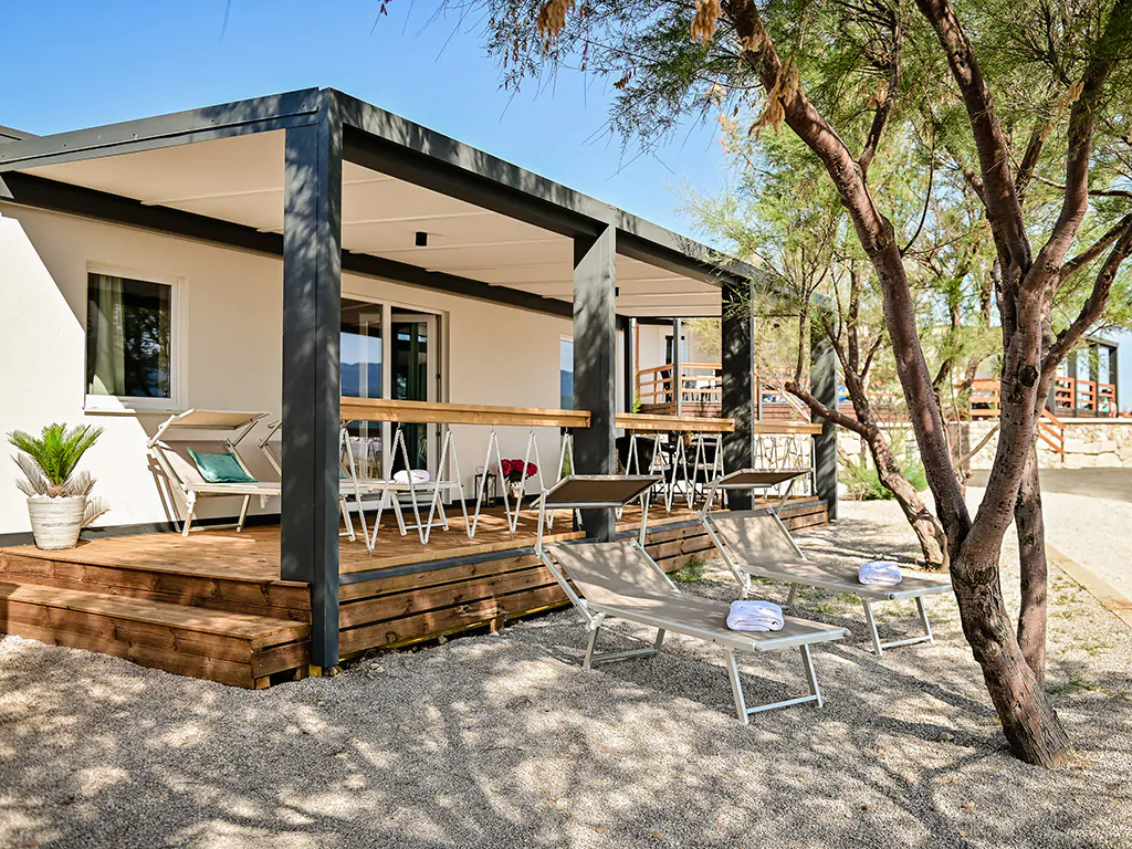 campsite-tiha-silo-mobile-home-luxury-sea-view-terrace-sunbeds
