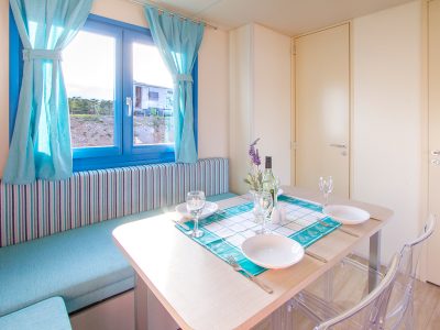 campsite-tiha-silo-mobile-home-mediterranean-standard-interior-dinner-table