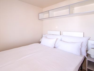 campsite-tiha-silo-mobile-home-mediterranean-standard-interior-double-bed