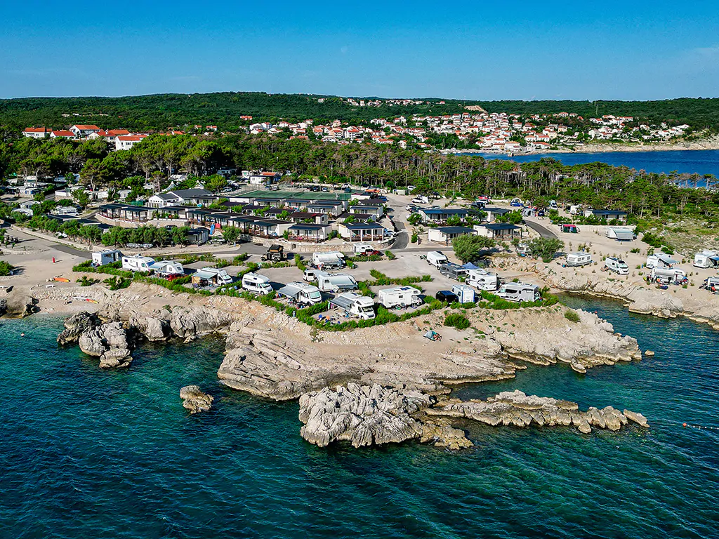 campsite-tiha-silo-pitches-firts-row-to-the-sea