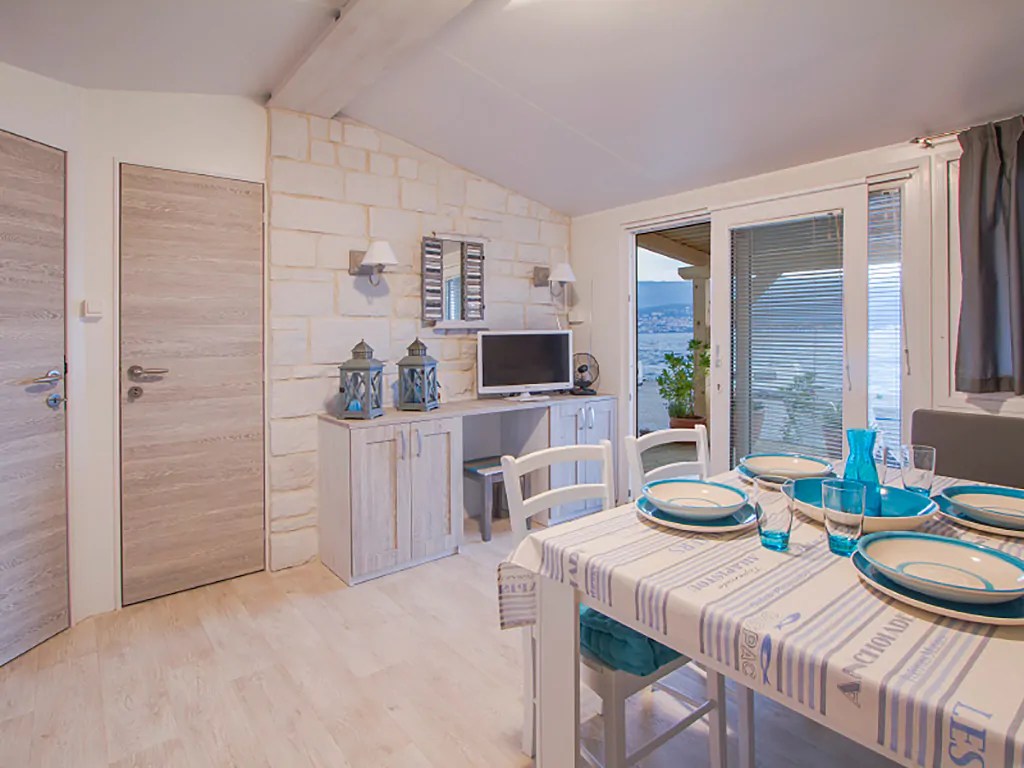 camspite-tiha-silo-mediterranean-premium-interior-living-room
