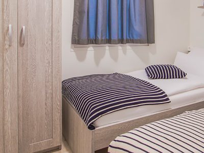 camspite-tiha-silo-mediterranean-premium-interior-single-beds