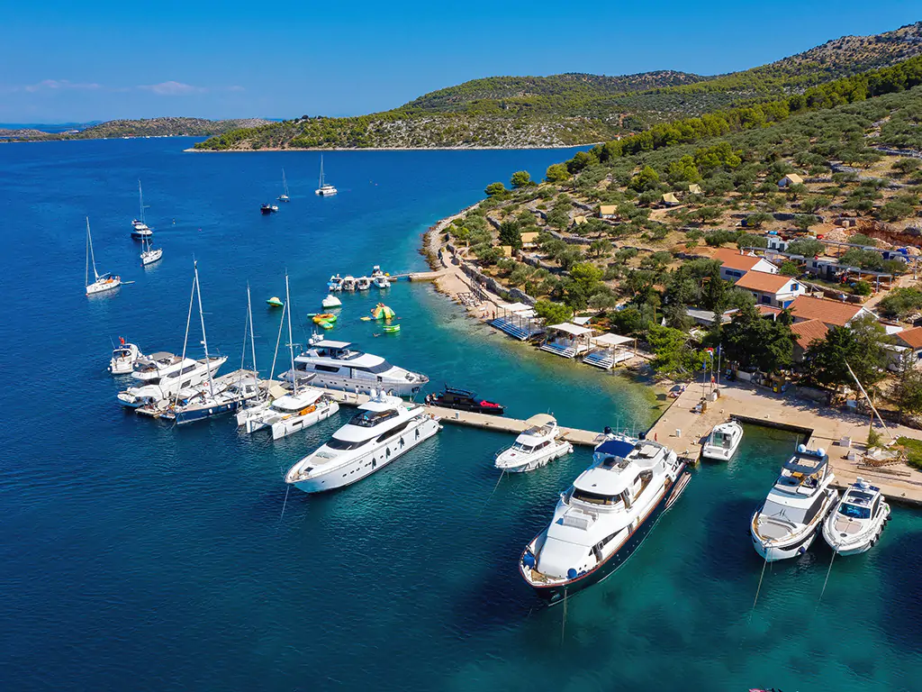 glamping-resort-festa-marina-view-from-above-i