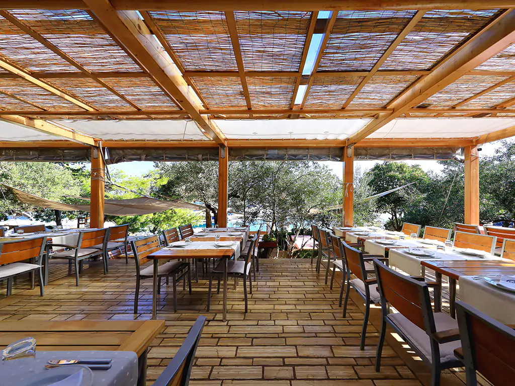 glamping-resort-festa-restaurant
