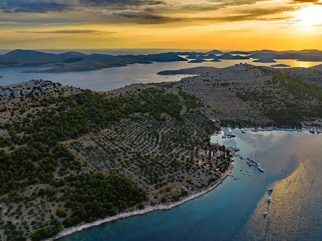 glamping-resort-festa-view-from-above-i