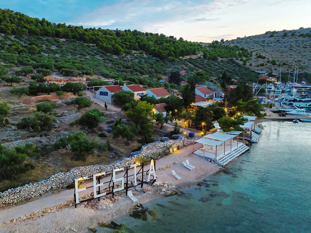 glamping-resort-festa-view-from-above