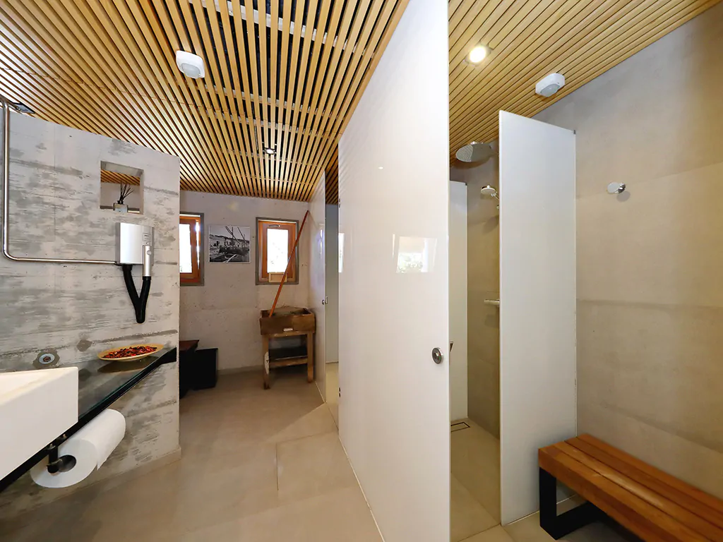 glamping-resort-sanitary-corner-ii