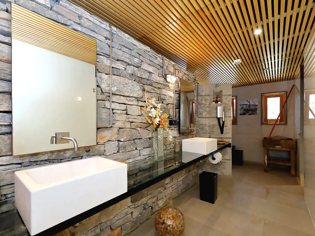 glamping-resort-sanitary-corner-sink