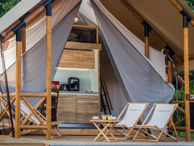 kamp-natura-terme-olimia-exterior-glamping-m-tent-front-view-porch