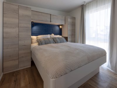 mobile-home-vista-village-mare-interior-double-bed