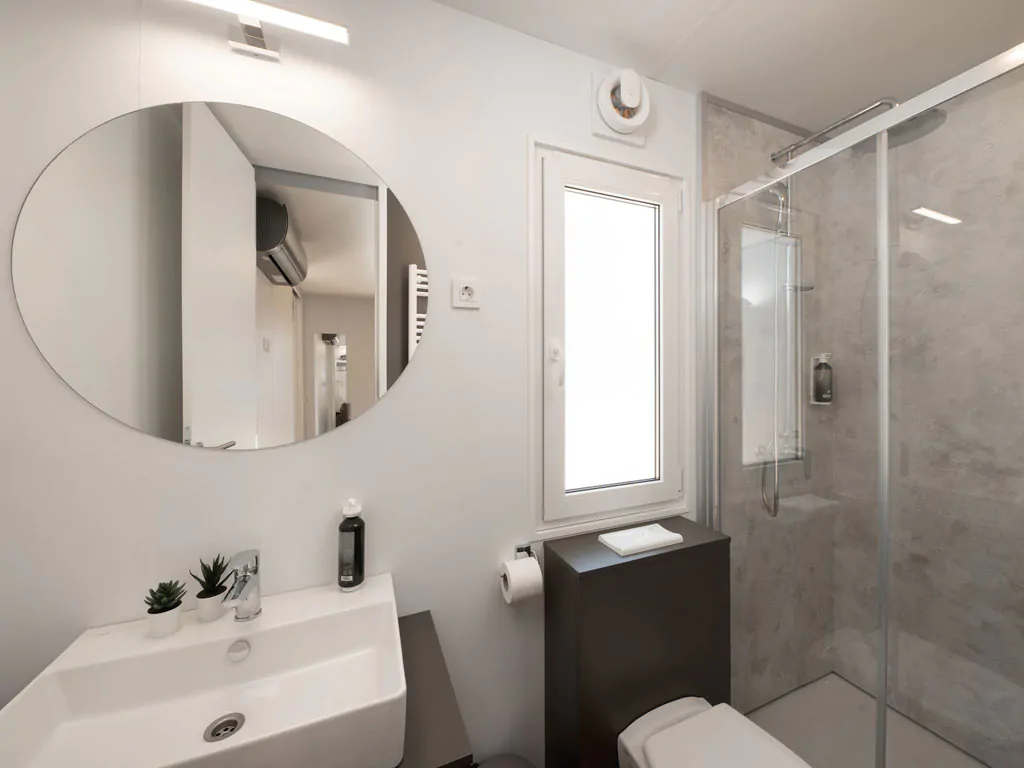 terra-park-phalaris-pinus-camping-villa-interior-bathroom