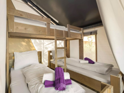 istra-sunny-tent-bedroom-bunk-beds-2