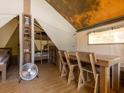 valamar-camping-lanterna-glamping-tent-five-persons-interior-livingroom-2