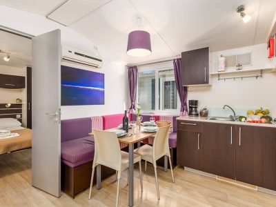 camping-porat-mobile-home-gold-interior-kitchen-2