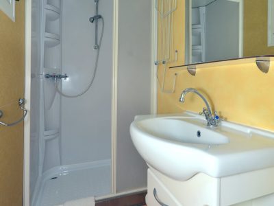 camping-tasalera-mobile-homes-bathroom-copy