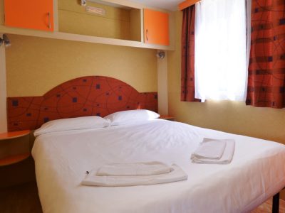 camping-tasalera-mobile-homes-double-bedroom-2