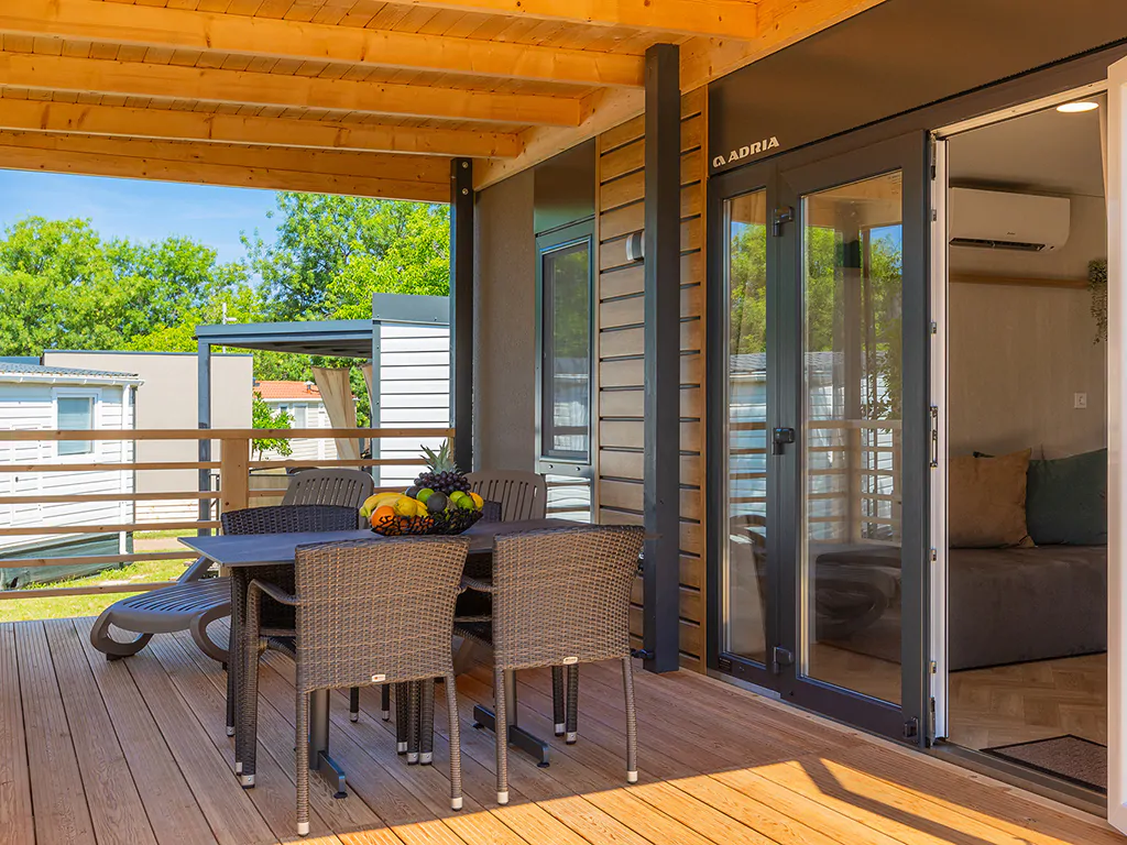 campsite-park-umag-mobile-home-adria-garden-terrace-sunbeds