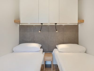 campsite-park-umag-mobile-home-adria-interior-bedroom-single-beds