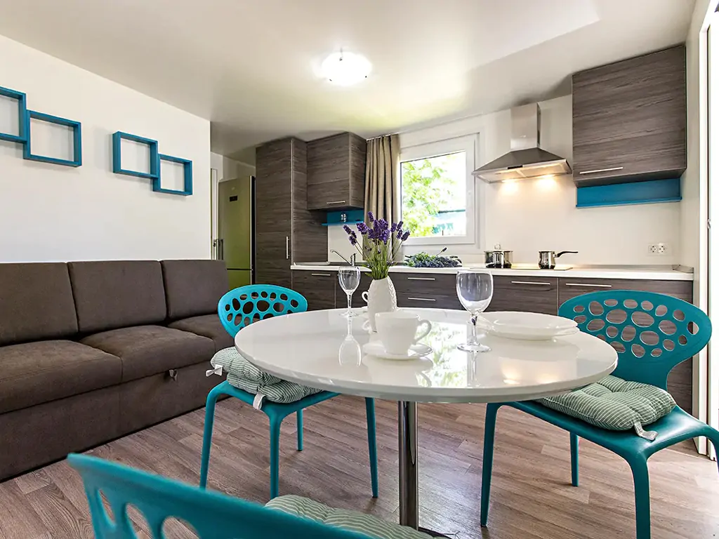 campsite-terme-ptuj-interior-mobile-home-living-room-3