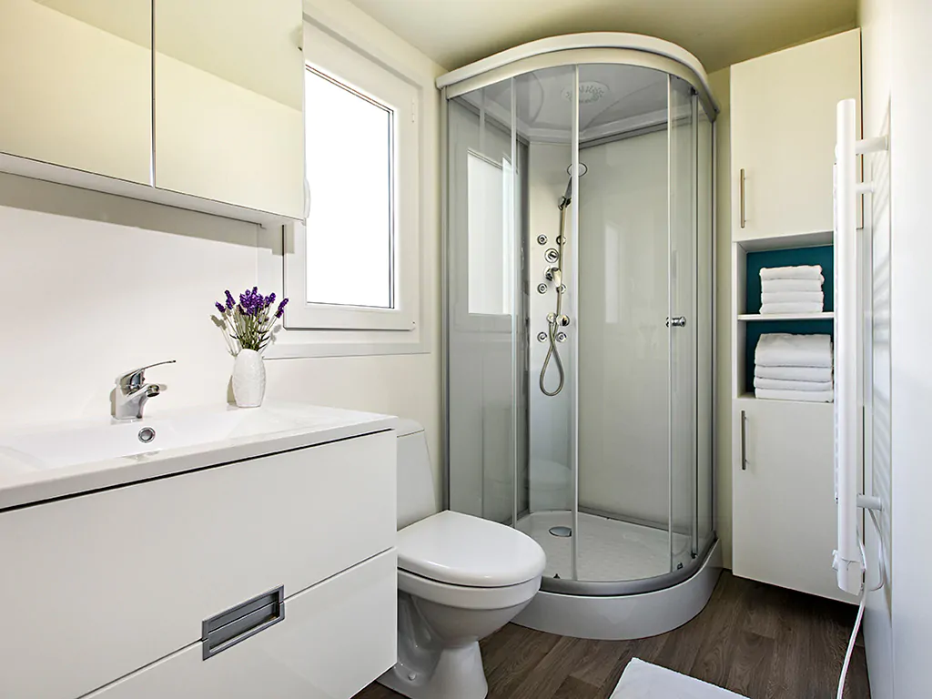 campsite-terme-ptuj-mobile-home-interior-bathroom