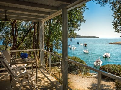 naturist-campsite-koversada-mobile-home-superior-bay-exterior-terrace-sea-view