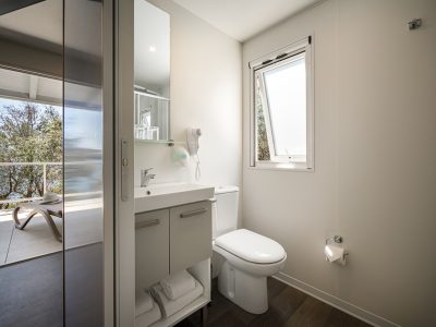 naturist-campsite-koversada-mobile-home-superior-bay-interior-bathroom